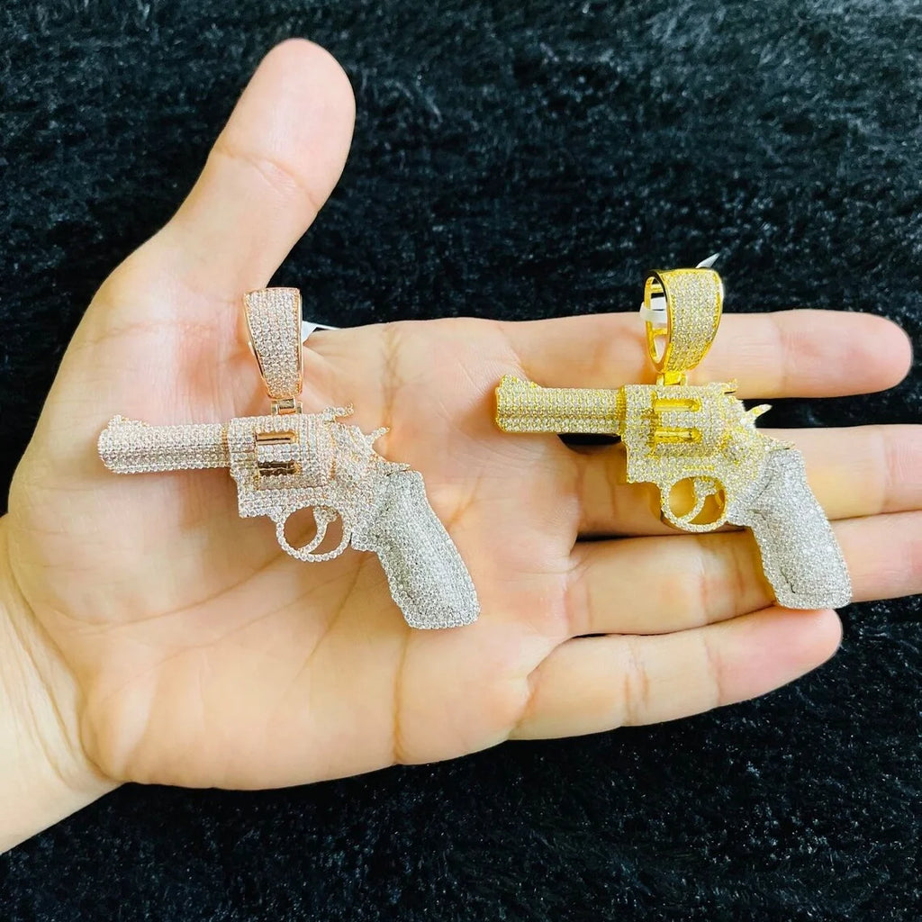 REVOLVER NECKLACE