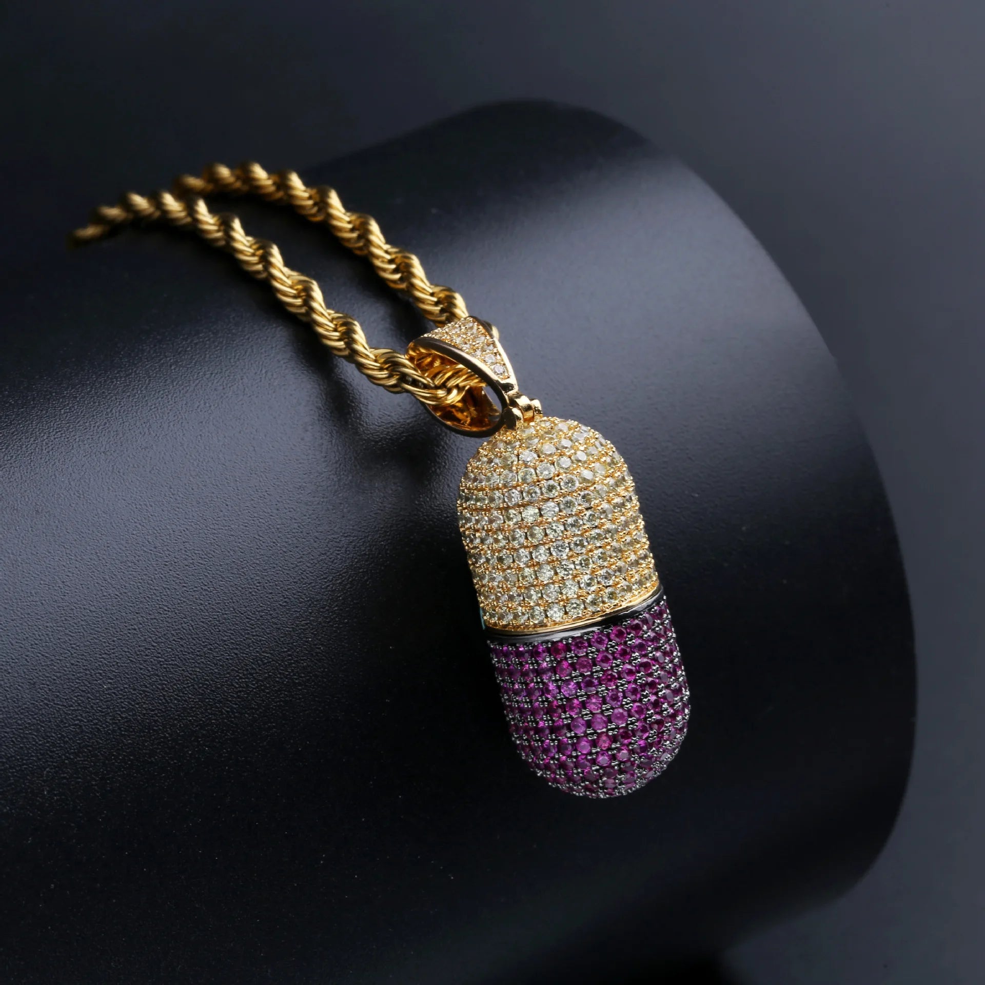 OPENABLE PILL PENDANT
