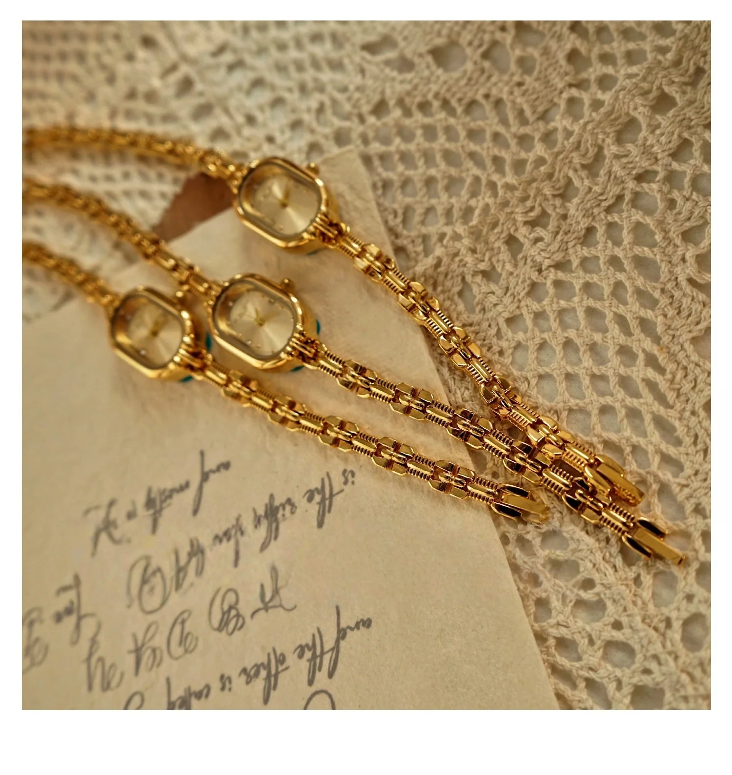 TikTok Live Hot Sale Vintage Light Luxury Quartz Waterproof Pointer Dial Oval Acrylic Band Mini Gold Elegant Women's Watch