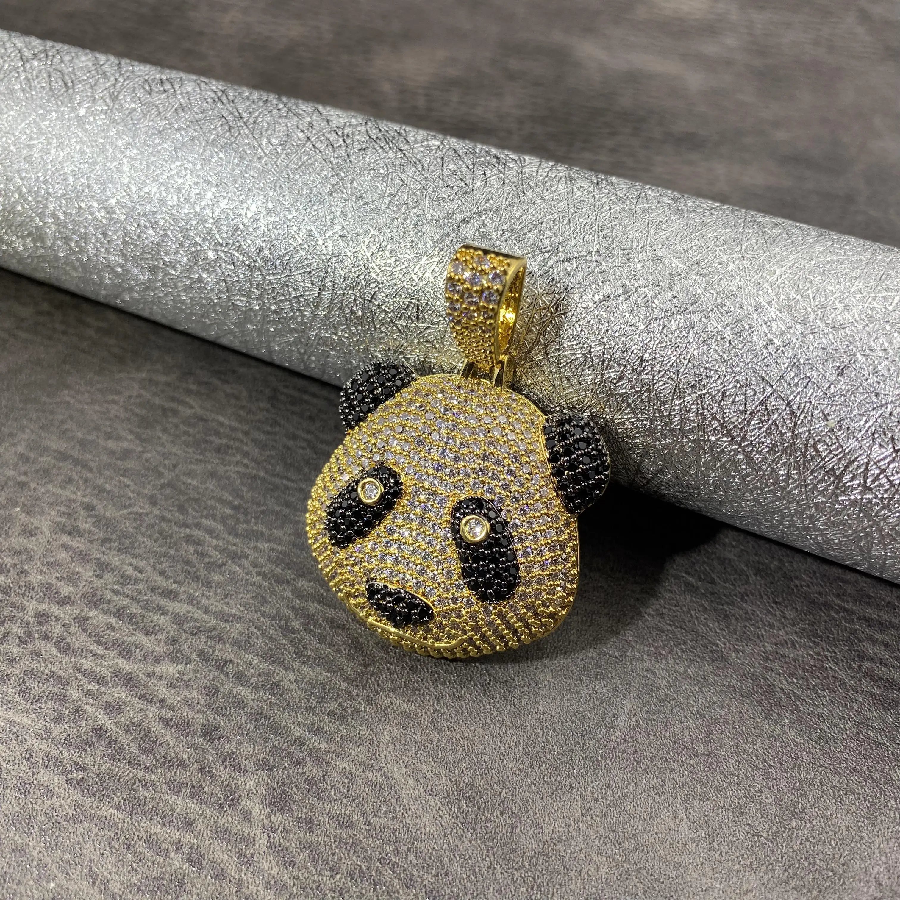 DIAMOND SHAPED PANDA HEAD
